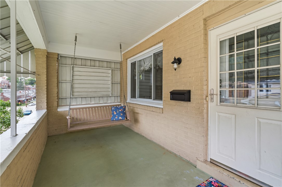 1129 Woodbourne Ave — photo 1