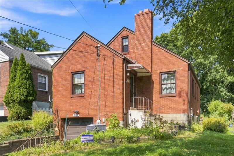 233 Adeline Ave — photo 2