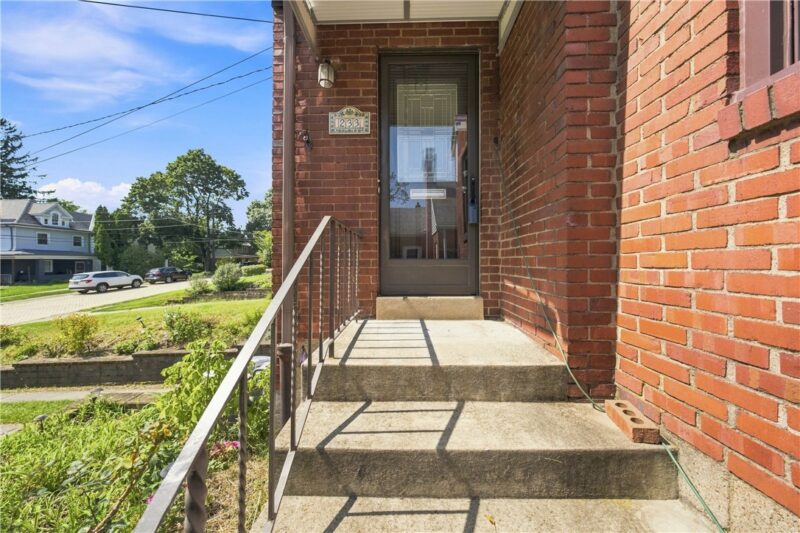 233 Adeline Ave — photo 3