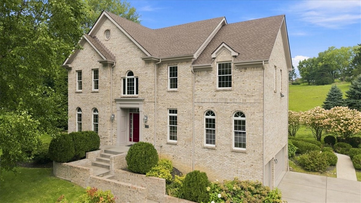 123 Foxwood Dr — photo 1