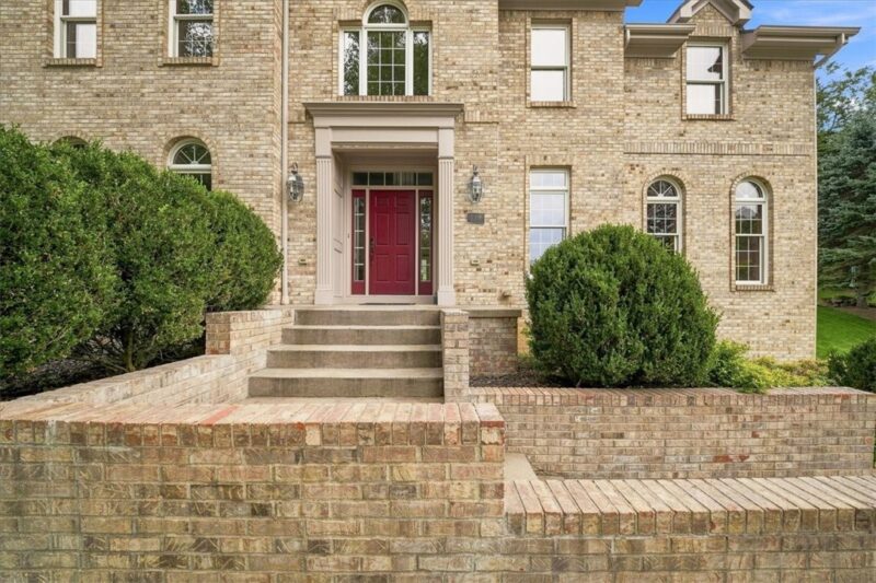 123 Foxwood Dr — photo 2