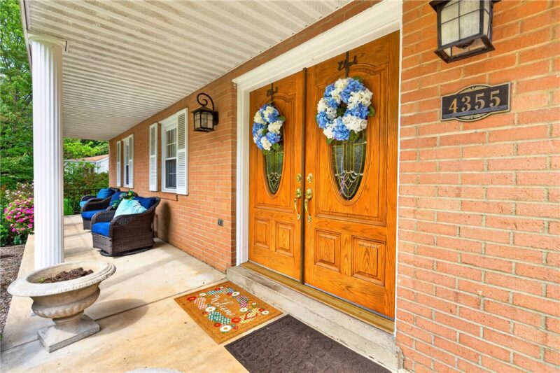 4355 Rosanna Dr — photo 3