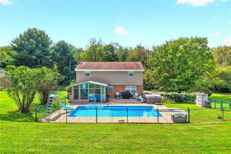 4355 Rosanna Dr — photo 5