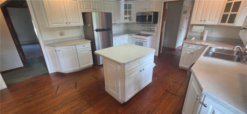 525 Davis Ave — photo 8