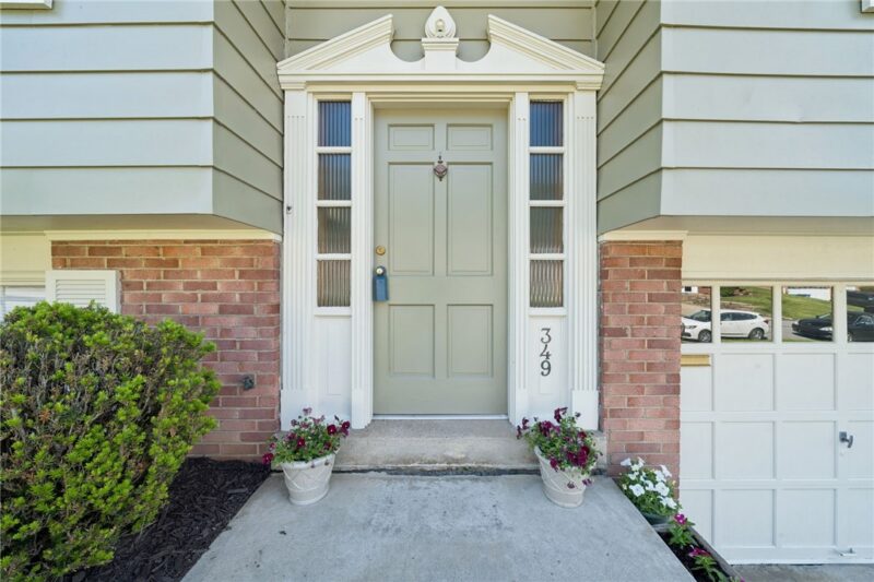 349 CrescentGardens Dr — photo 2