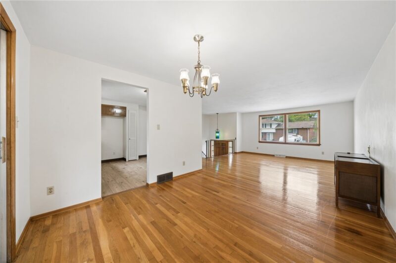 349 CrescentGardens Dr — photo 7