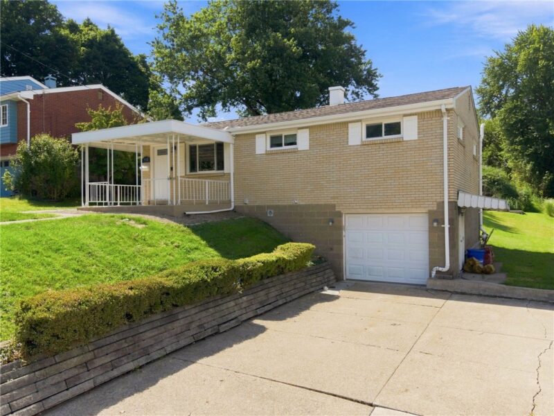 718 Illini Drive — photo 2