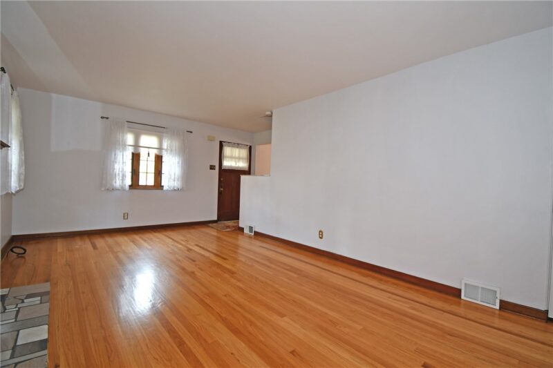 506 Fisher St — photo 4