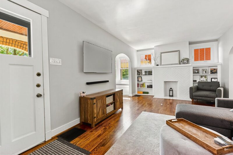 456 Mapleton Avenue — photo 6