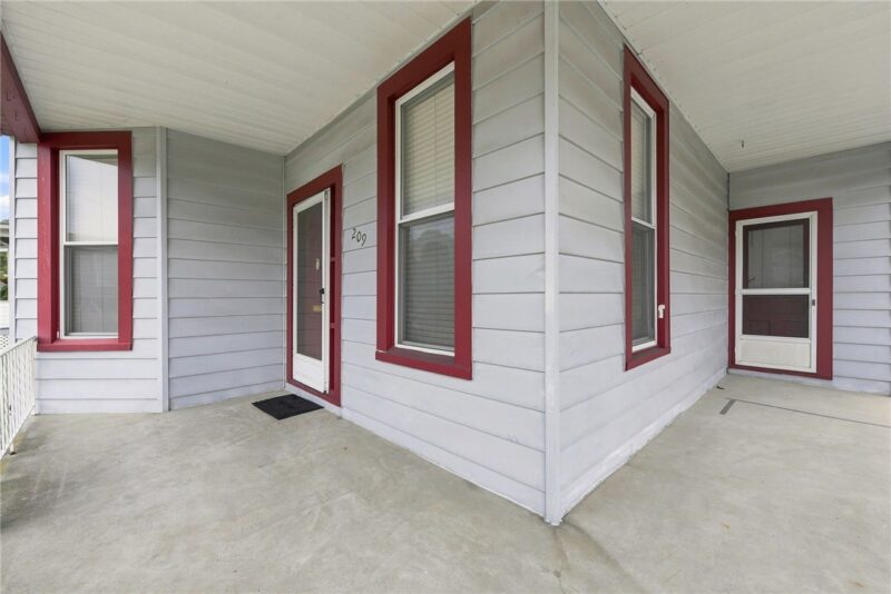 209 S 5TH STREET — photo 2