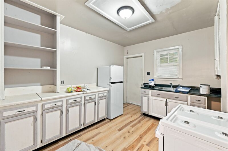 502 Broadway Ave — photo 3