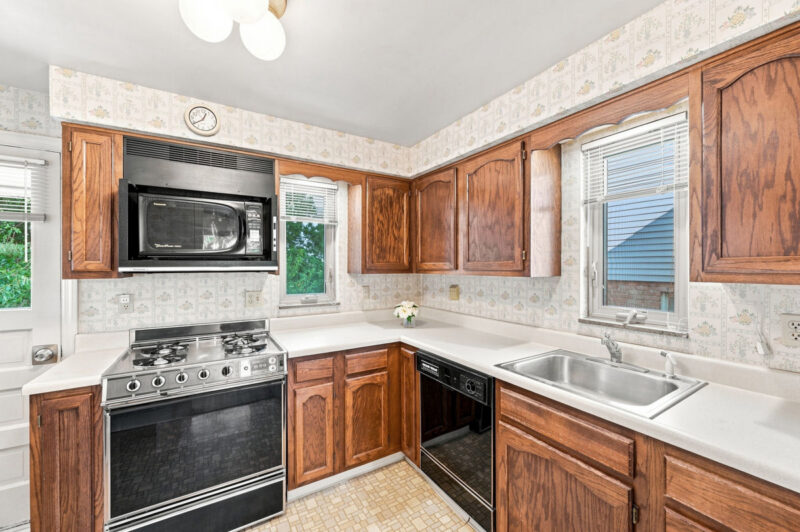 529 Old Farm Road — photo 8
