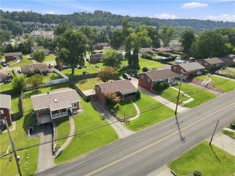 417 Garden City Dr — photo 2