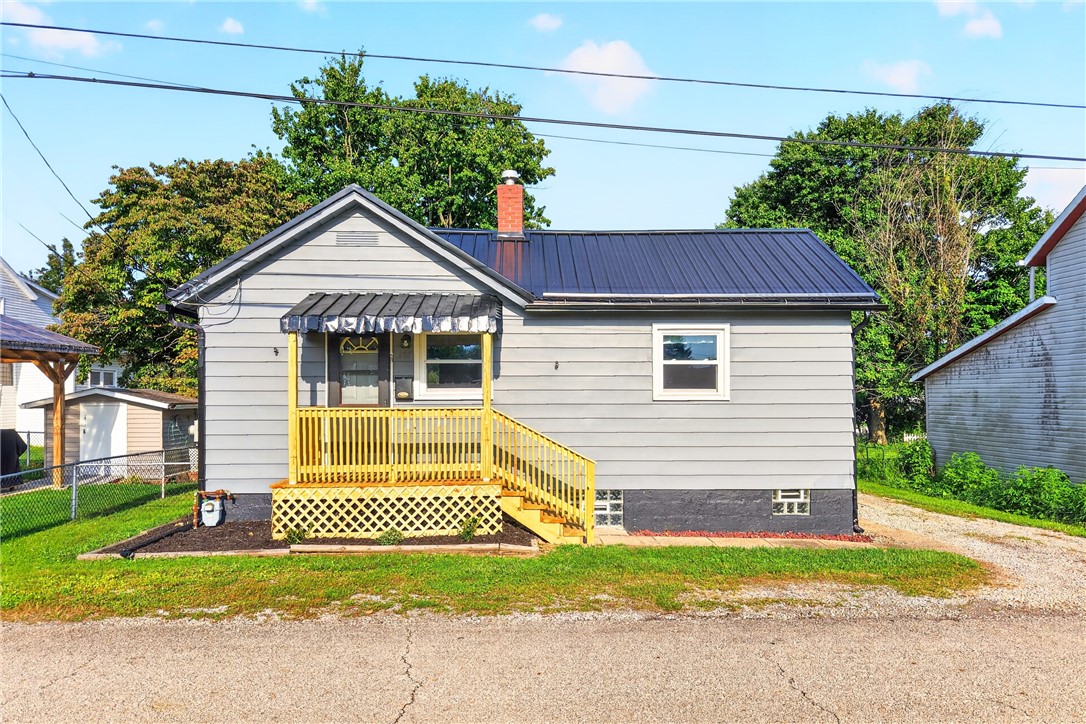 107 Dinsmore Street — photo 1