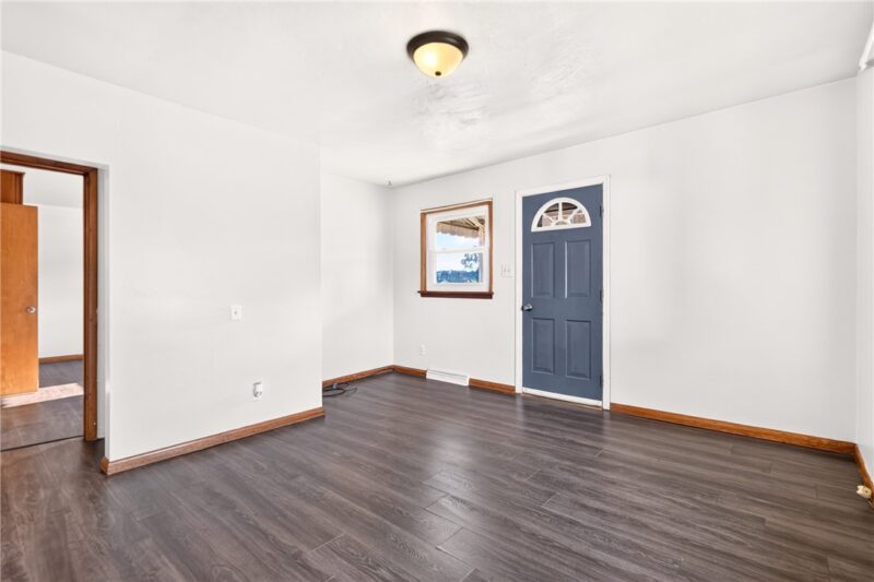 107 Dinsmore Street — photo 2