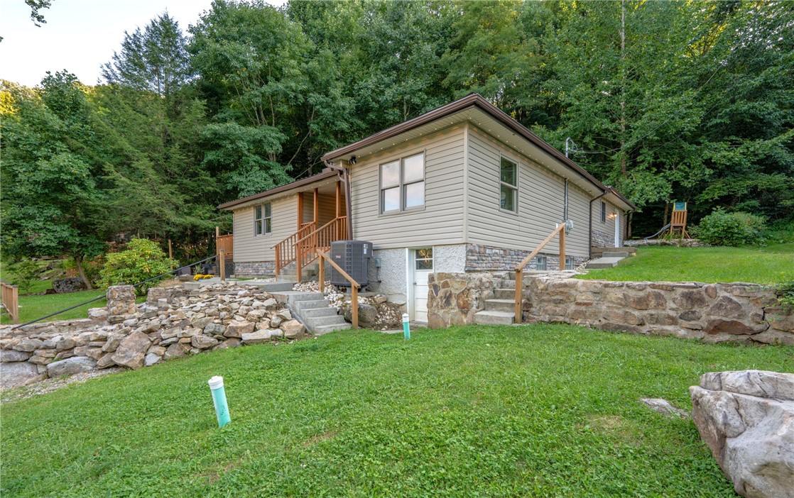 1571 Darlington Road — photo 1