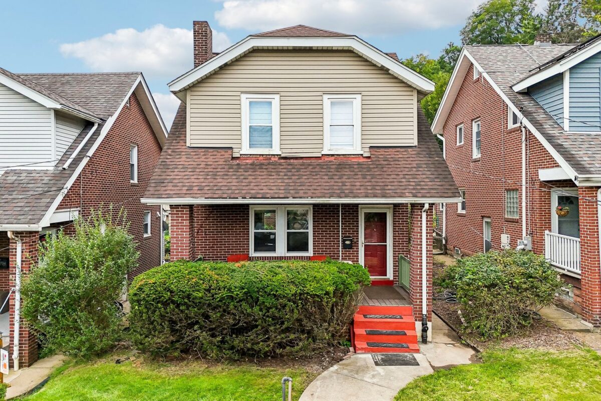 4702 Stanton AVENUE — photo 1