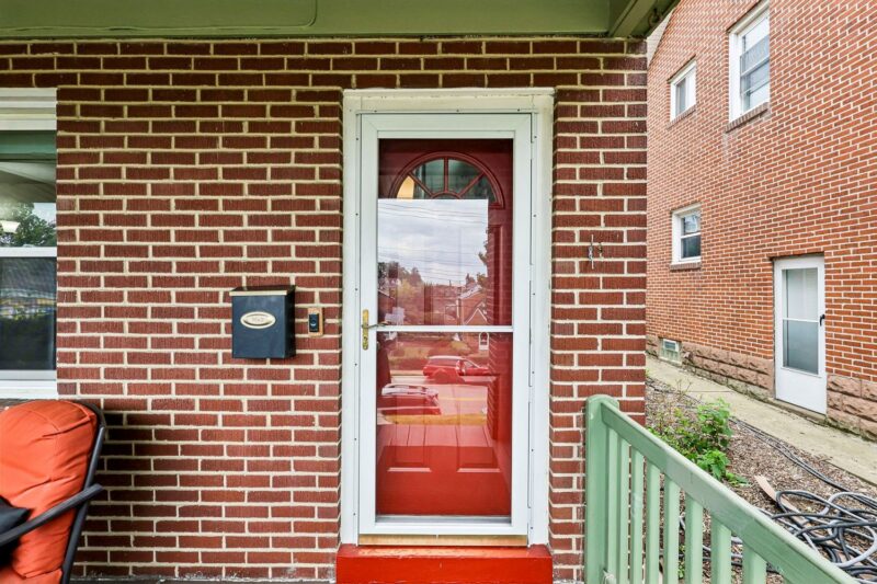 4702 Stanton AVENUE — photo 4