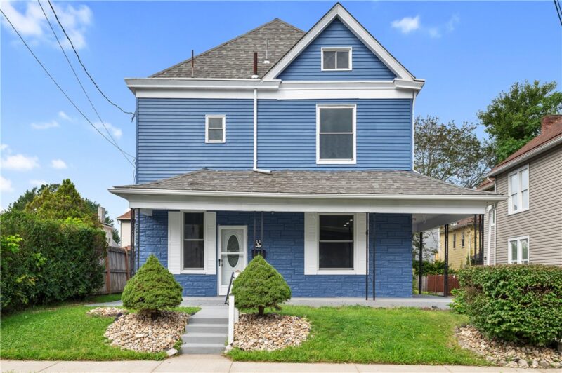 22 Hawthorne Ave