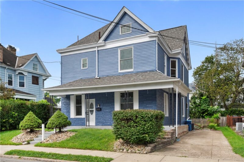 22 Hawthorne Ave — photo 2