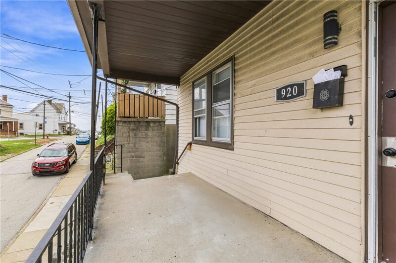 920 Freeland St — photo 3