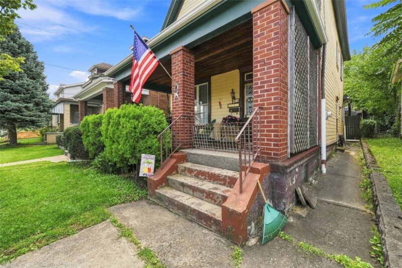 740 Woodbourne Ave — photo 3