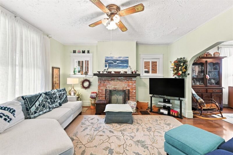 740 Woodbourne Ave — photo 8