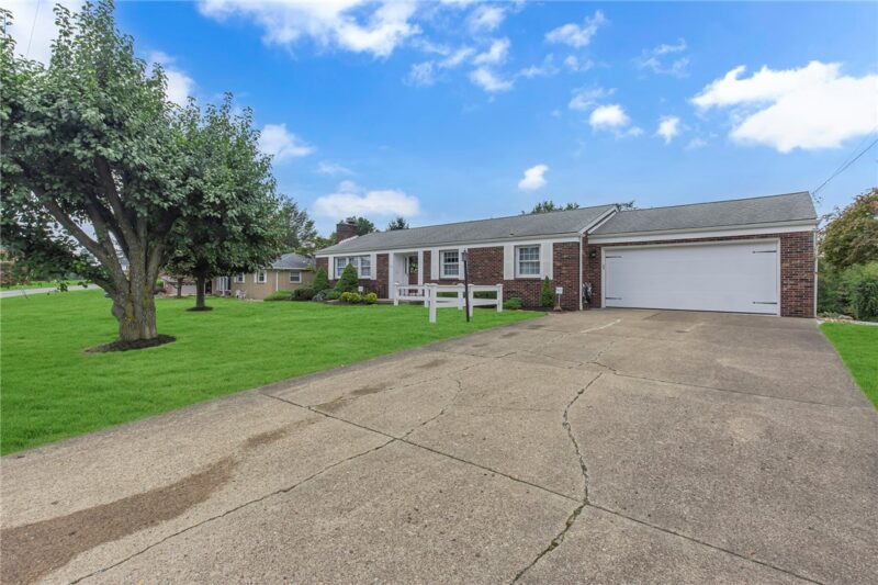 115 Fairfield Dr. — photo 2
