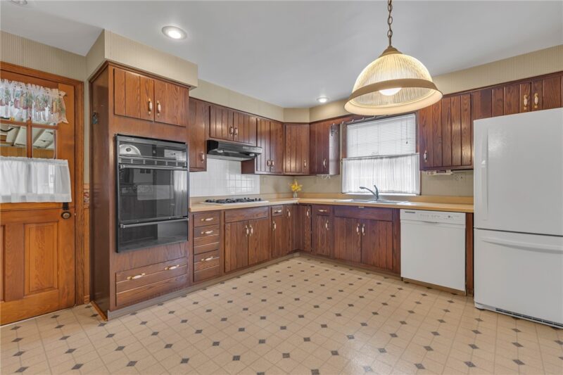 115 Fairfield Dr. — photo 8