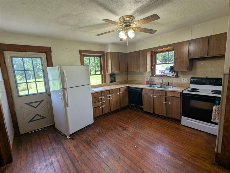 143 Wick Rd — photo 8