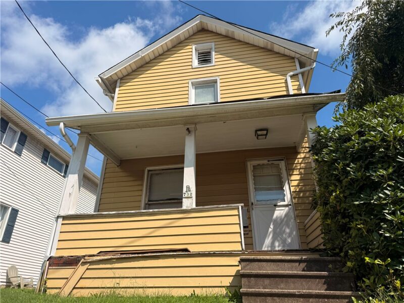 732 Clover Ave — photo 2