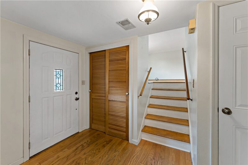 904 Lindenwood Dr — photo 5