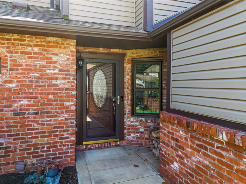 1107 Valleyview Dr — photo 2
