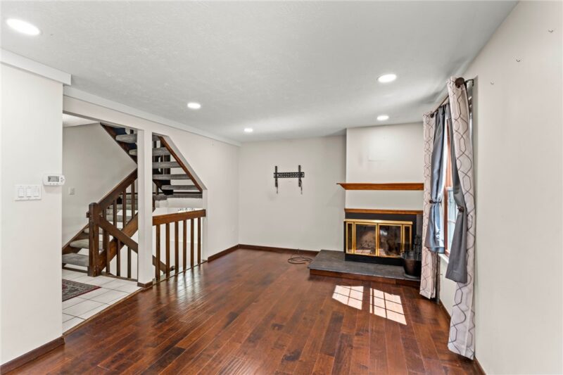 1107 Valleyview Dr — photo 7