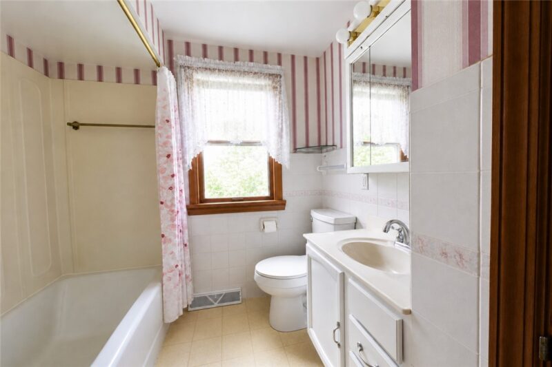 71 CORT STREET # — photo 8