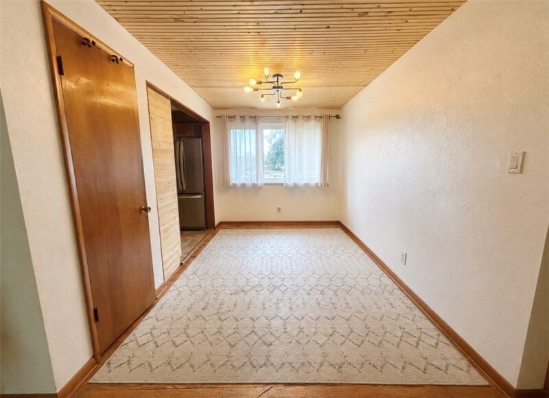 205 Highland Dr — photo 6