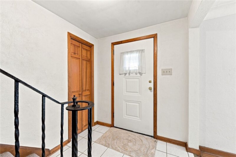 105.5 Olive Dr — photo 2