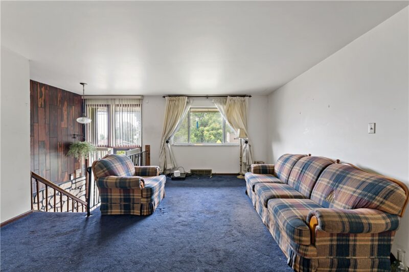 632 Monaca Rd — photo 2
