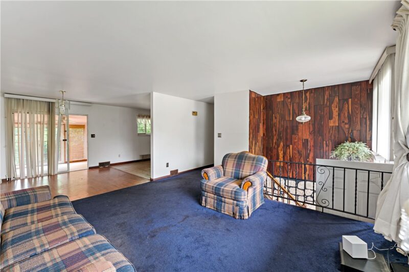 632 Monaca Rd — photo 3
