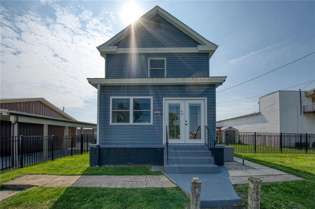 203 Harmony St — photo 1