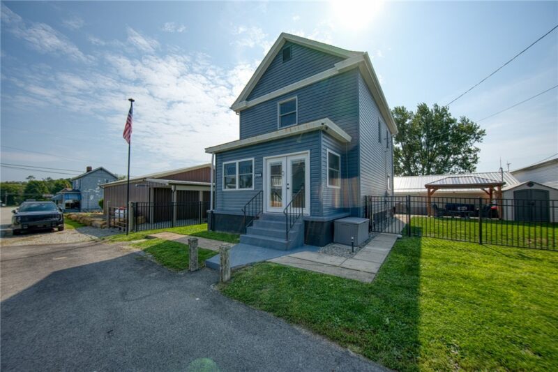 203 Harmony St — photo 3