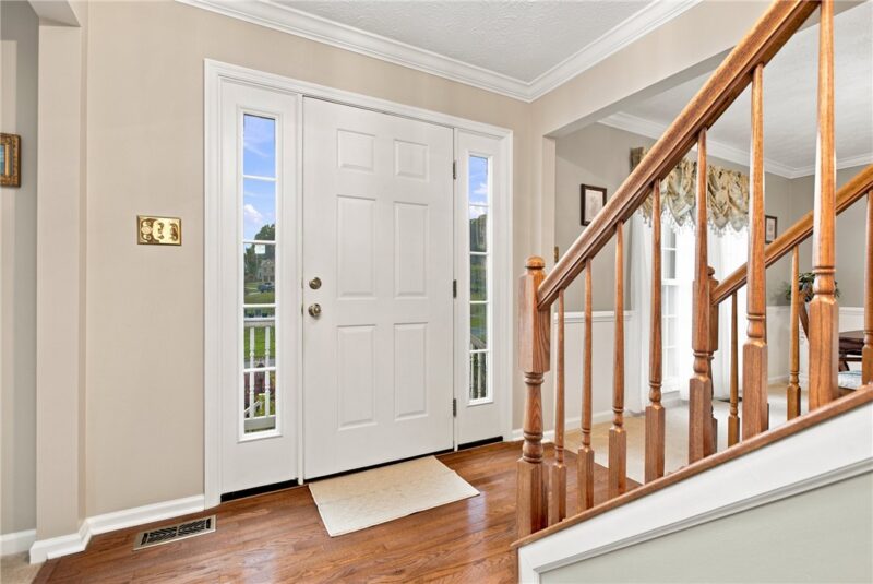 1033 Robinwood Dr — photo 3