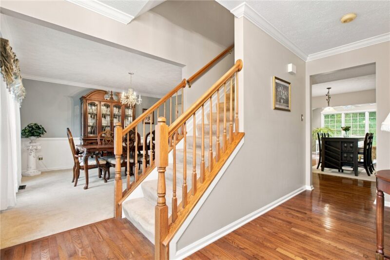 1033 Robinwood Dr — photo 4