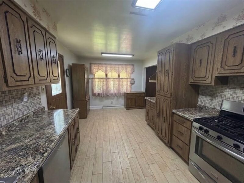 108 Mobert Dr — photo 5