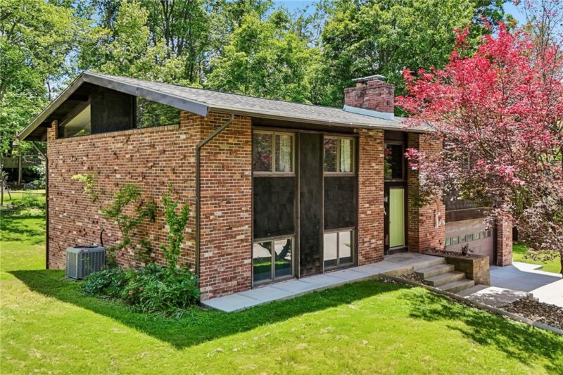 2772 Clearview Rd — photo 2