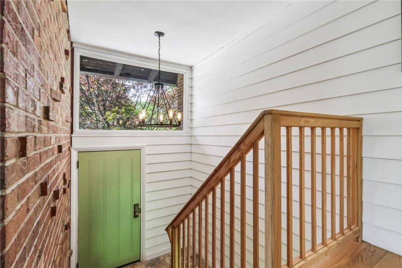 2772 Clearview Rd — photo 4