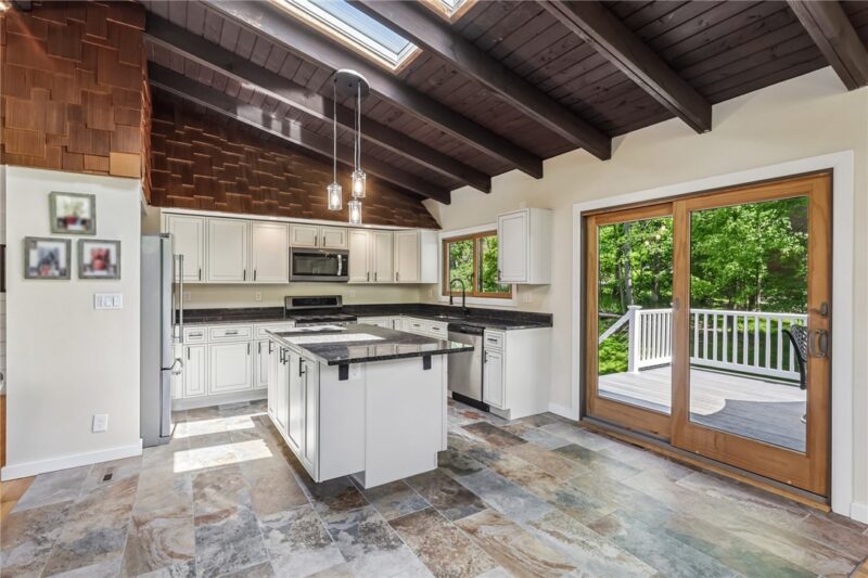 2772 Clearview Rd — photo 8