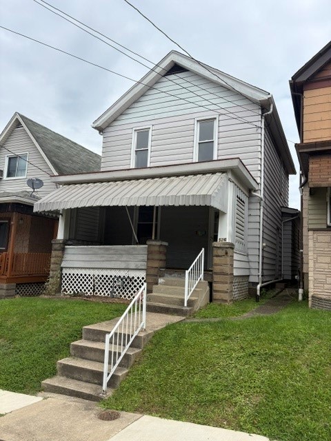 526 Longfellow St — photo 2