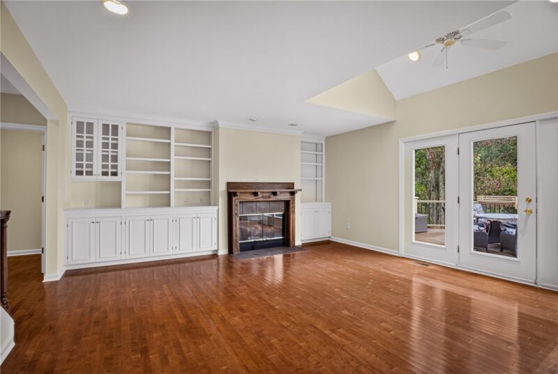 502 FARNDALE — photo 7