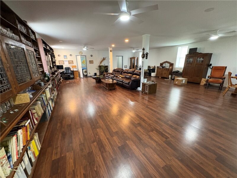 136 Main St — photo 3